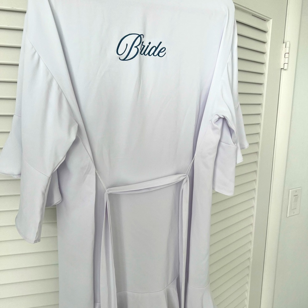 Brides Robe - Picture 3 of 4